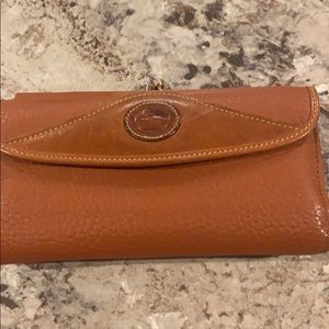 Dooney & Bourke wallet